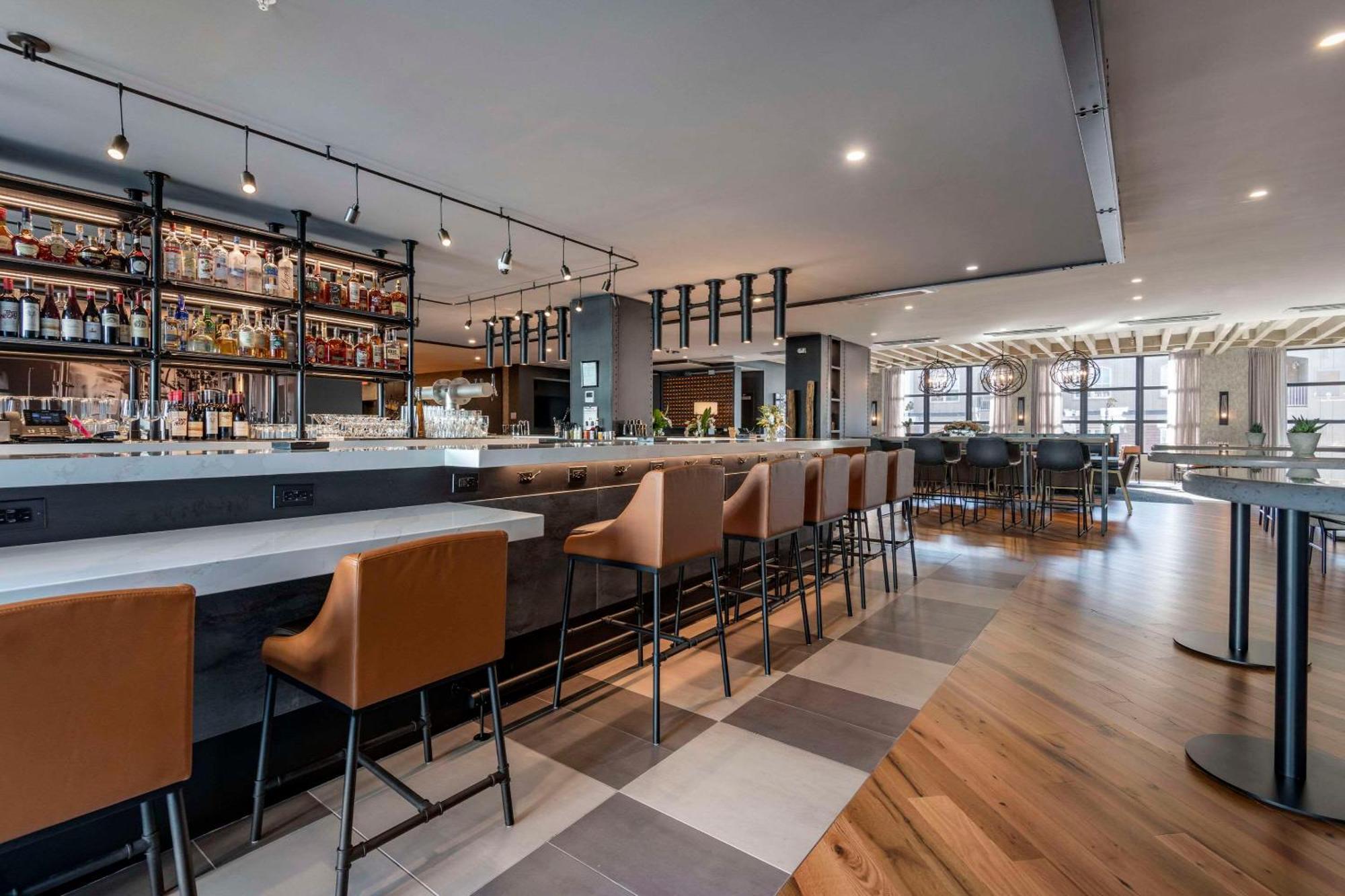 Cambria Hotel Portland Downtown Old Port Экстерьер фото