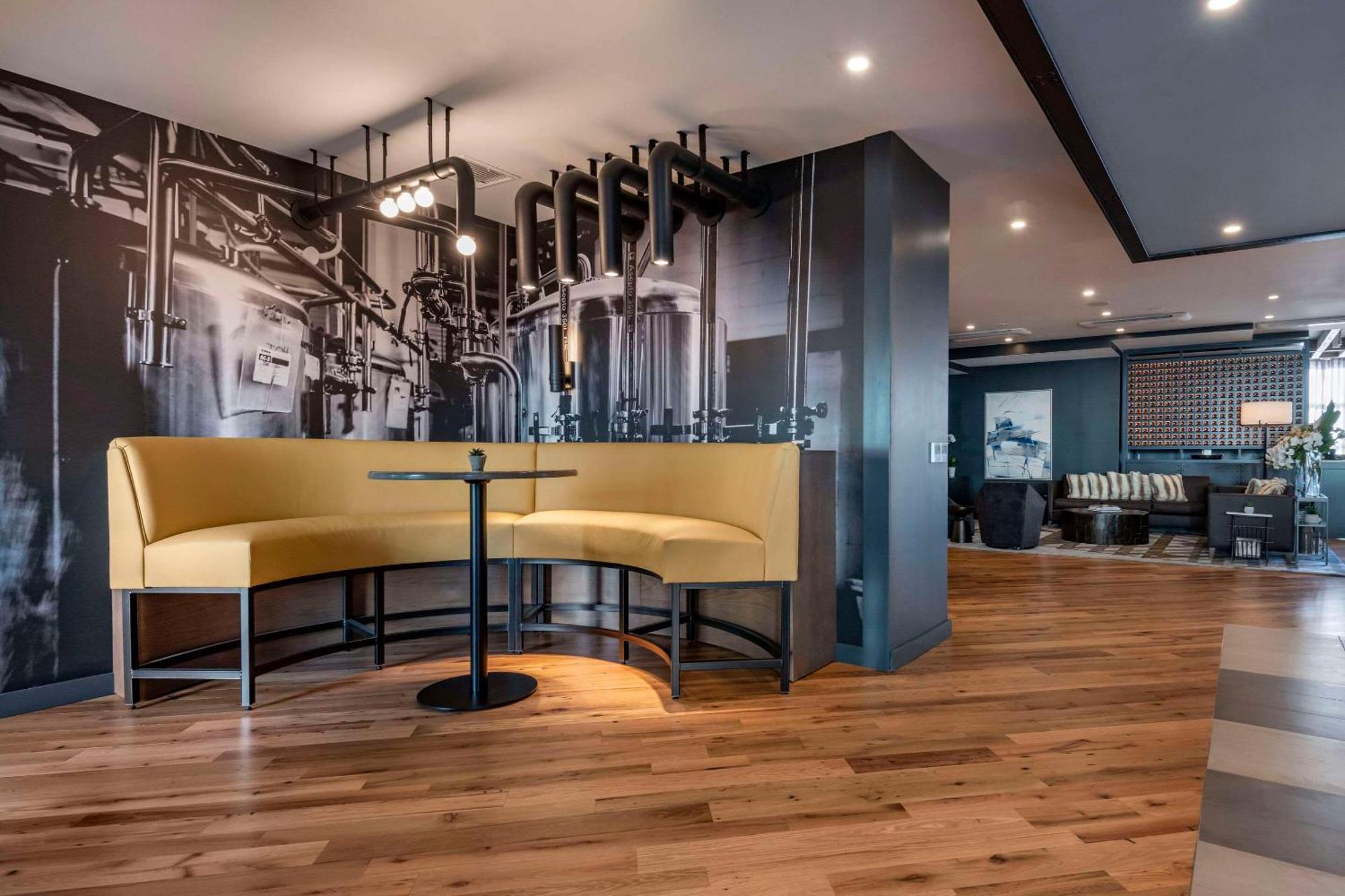 Cambria Hotel Portland Downtown Old Port Экстерьер фото